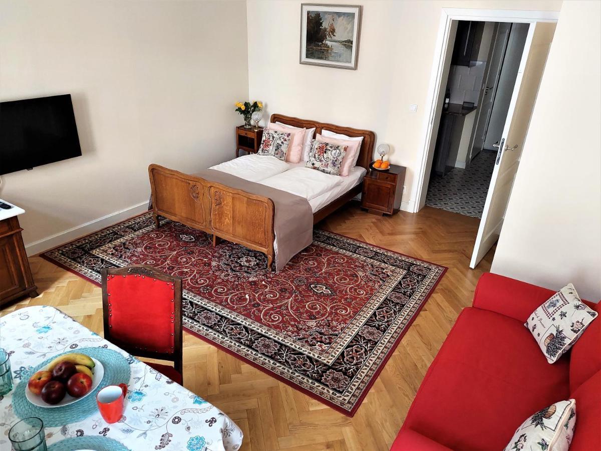 Apartamenty Metro Praga Varşovia Exterior foto