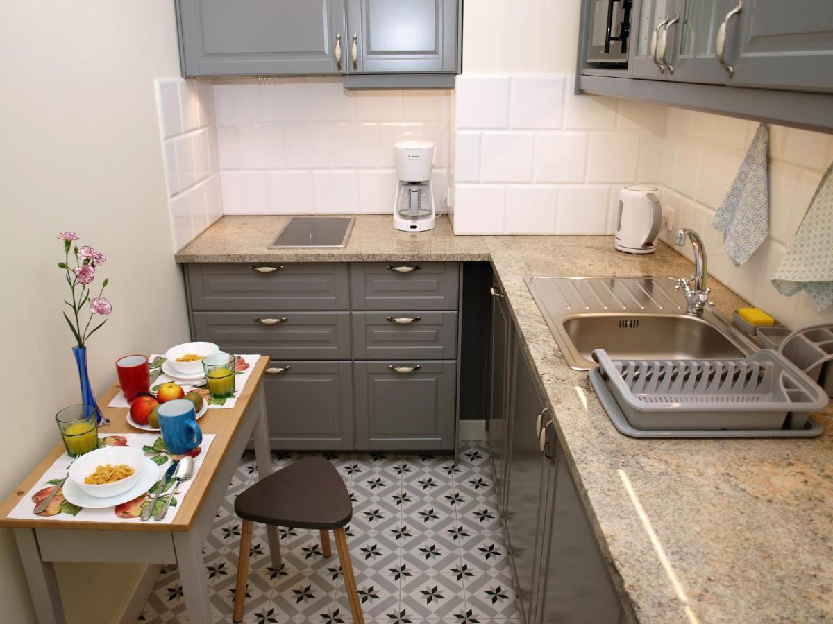 Apartamenty Metro Praga Varşovia Exterior foto